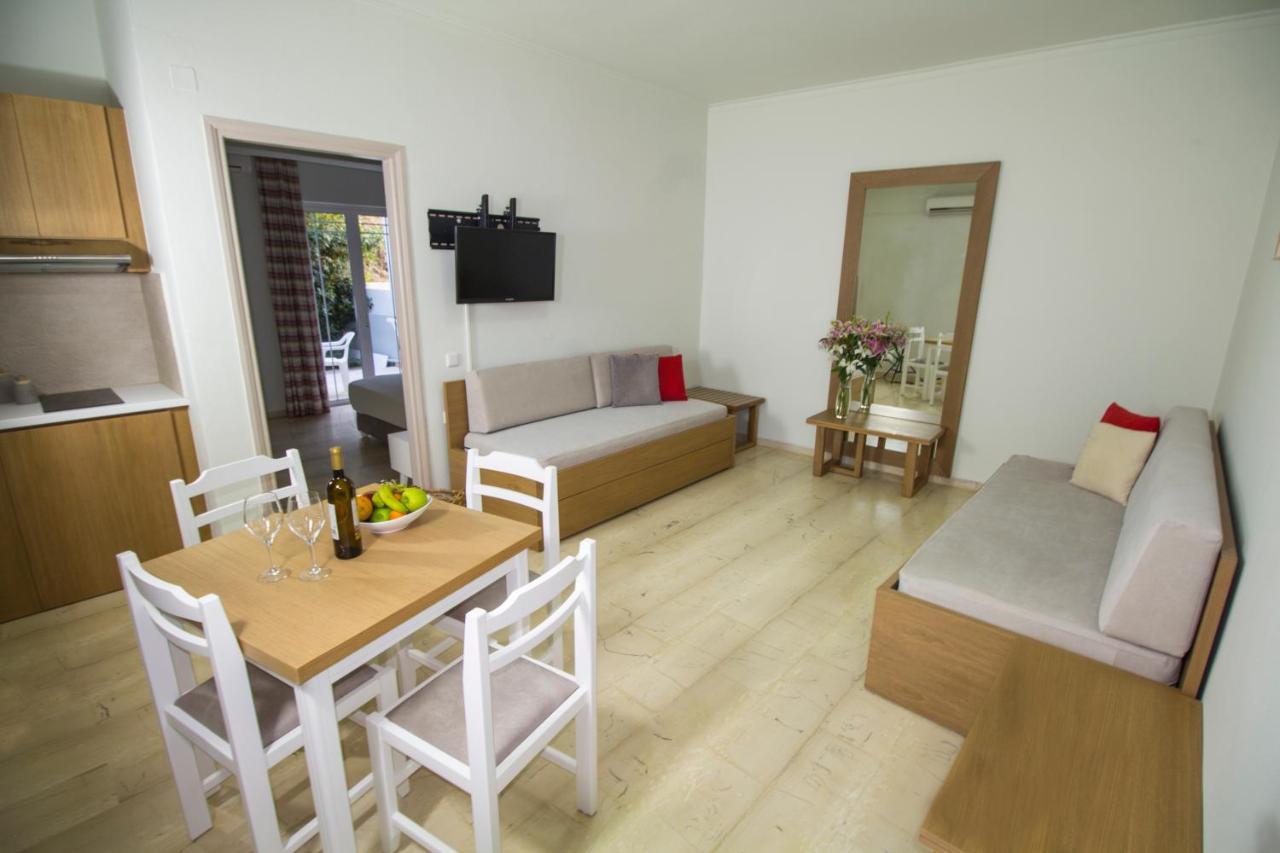 Elia Stalos Apartments Luaran gambar